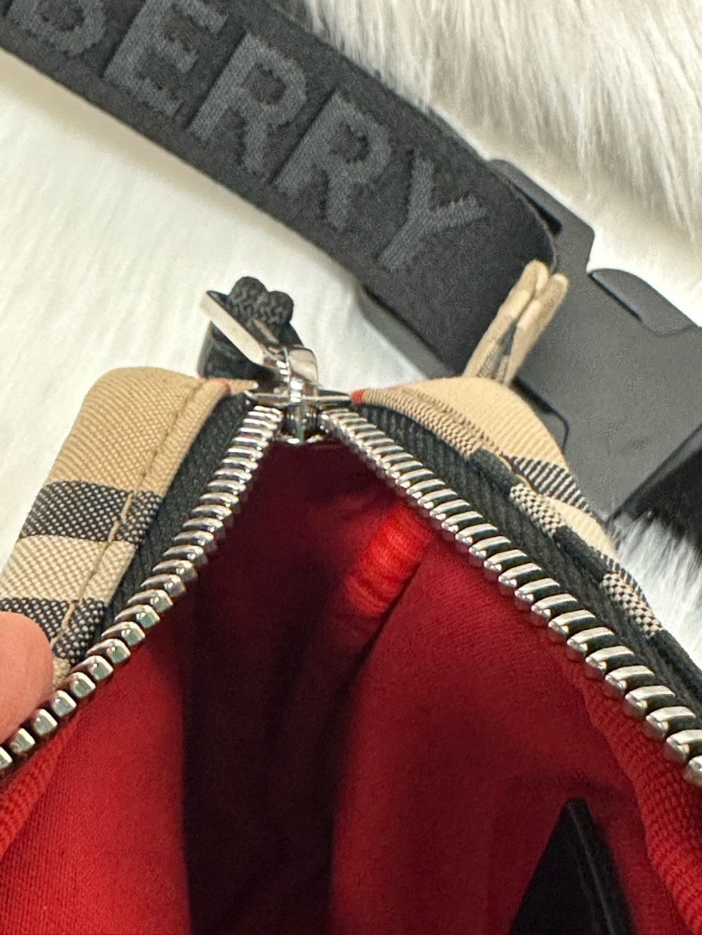 Burberry Classic Nova Check Tan and Black Belt Bag - Picture 14 of 17